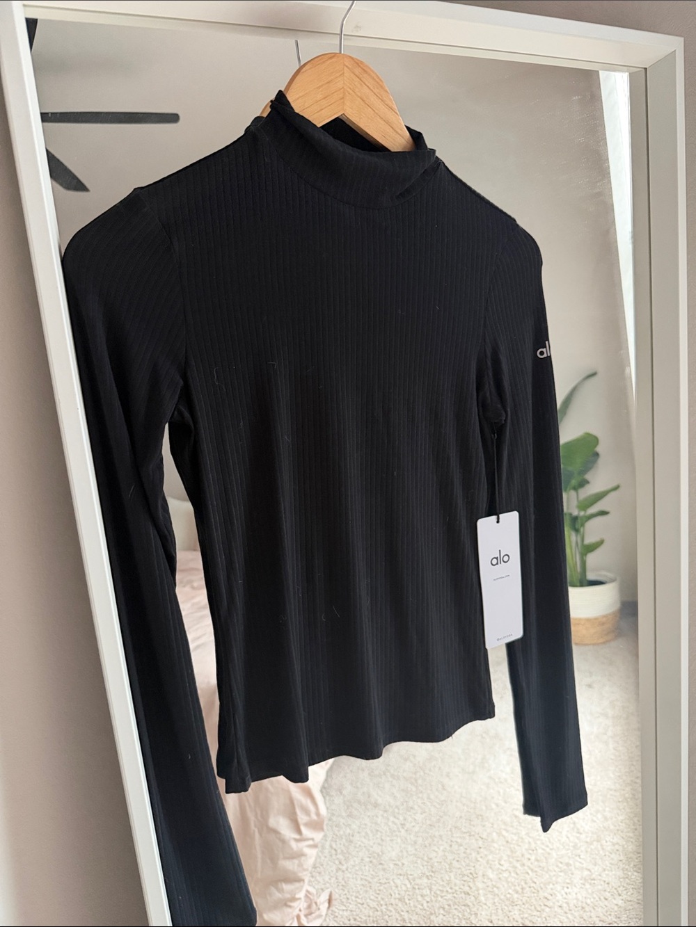 ALO Yoga Black Ribbed Mock Neck Long Sleeve Top